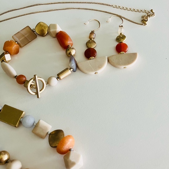 Jewelry Beautiful Necklace, Bracelet and Earrings set - Picture 11 of 16